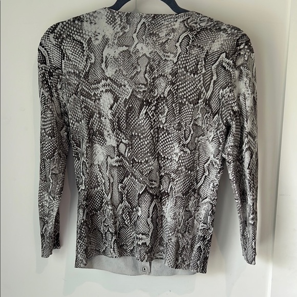 White House Black Market Gray Fitted Cardigan - Picture 3 of 3